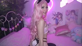 Play Belle Delphine - Eat My Ass