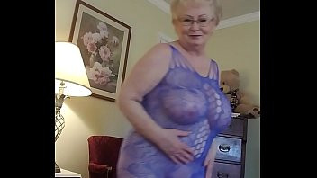 Play Mature horny granny