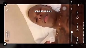 Play Sextape du célèbre footballeur camerounais clinton ndjie