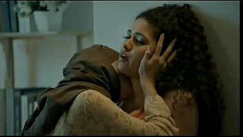 Play Muslim girl and Hindu girl stat sex each other with romantic kissing