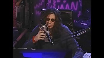 Play 20 year old gives Howard Stern a handjob and licks his toes under the desk
