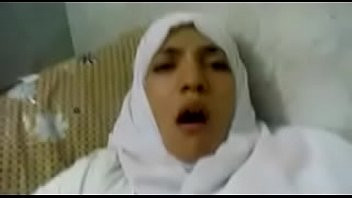 Play Paki young nurse fucked by wardboy in hospital