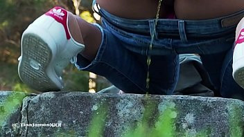 Play Nature's Nectar - ASIAN Tina PLAYS OUTDOOR PEE GAMES in the LOCAL PARK