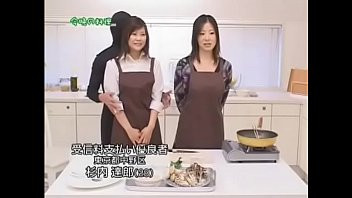Play Vừa nấu ăn vừa chịch trên truyền hình nè &vert; Full HD: bit.ly/2IaM43g