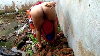Play Devar Outdoor Fucking Indian Bhabhi In Abandoned House Ricky Public Sex