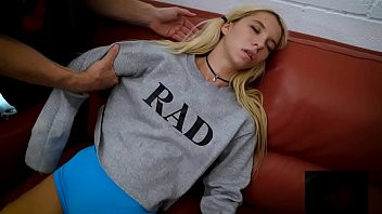 Play Kenzie Reeves Chloro