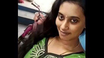 Play Kerala aunty showing tits